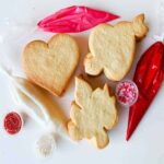 Valentine DIY Packs. 12 cookies, 3 icings (re, white, pink) 3 sprinkle sets